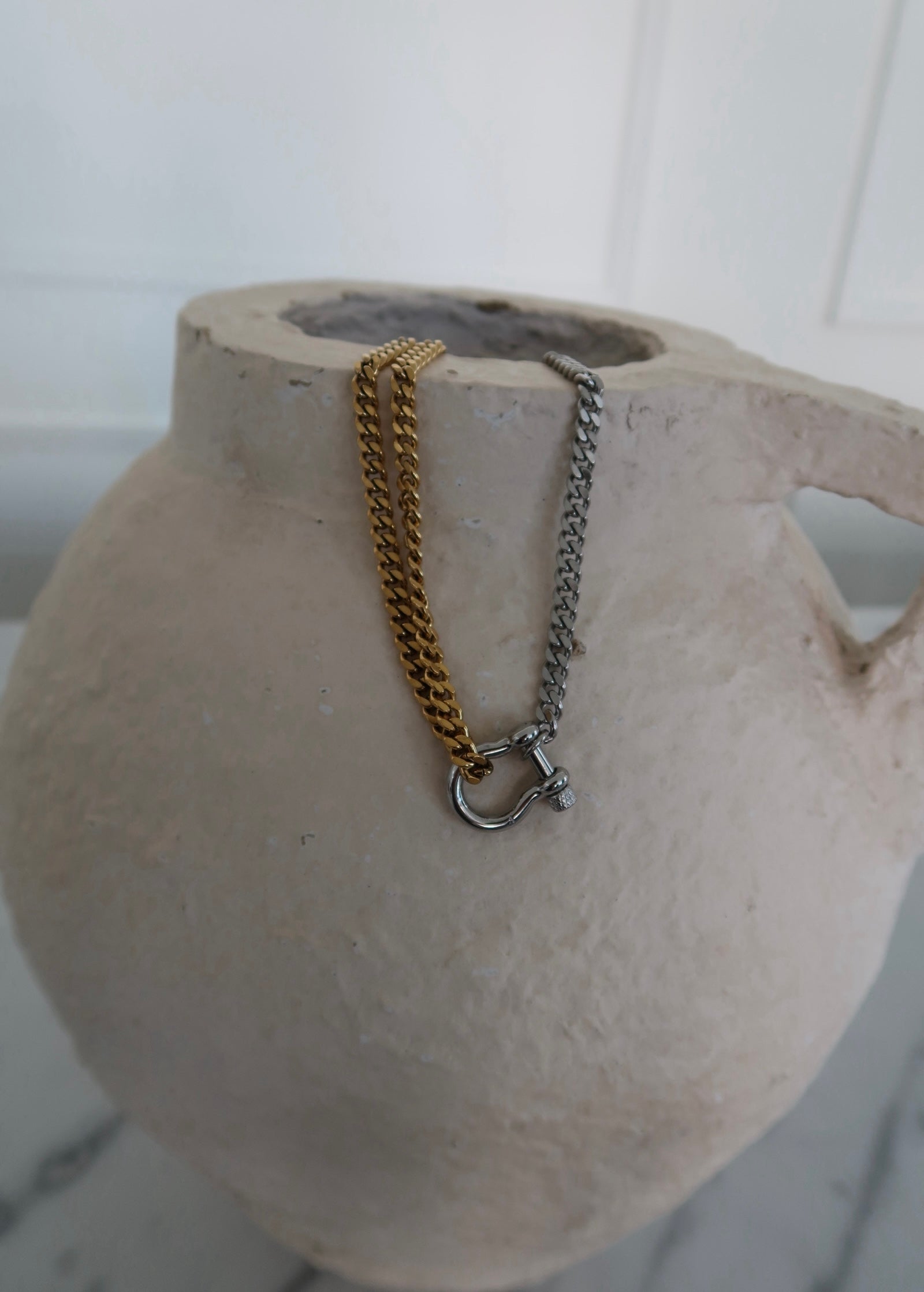 MABLE NECKLACE by Chansuttpearls