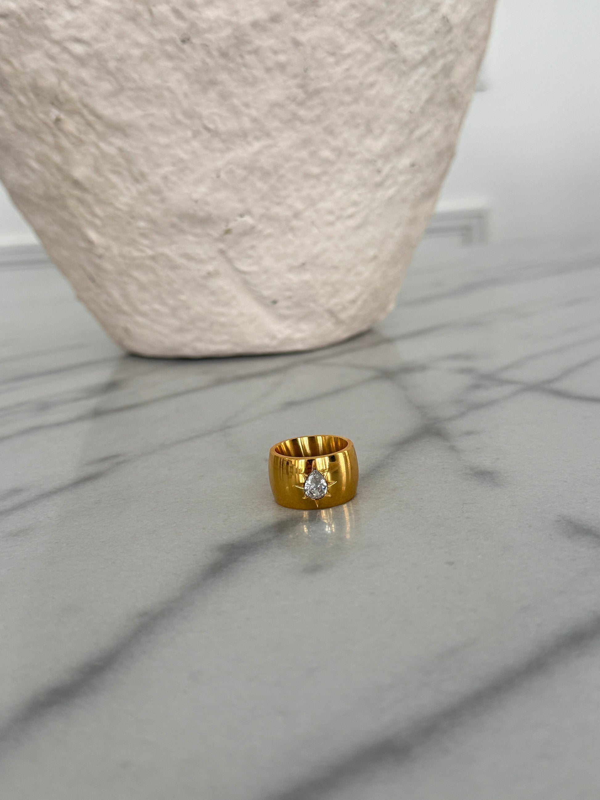 MILLY RING by Chansuttpearls