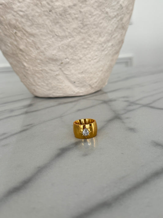 MILLY RING by Chansuttpearls