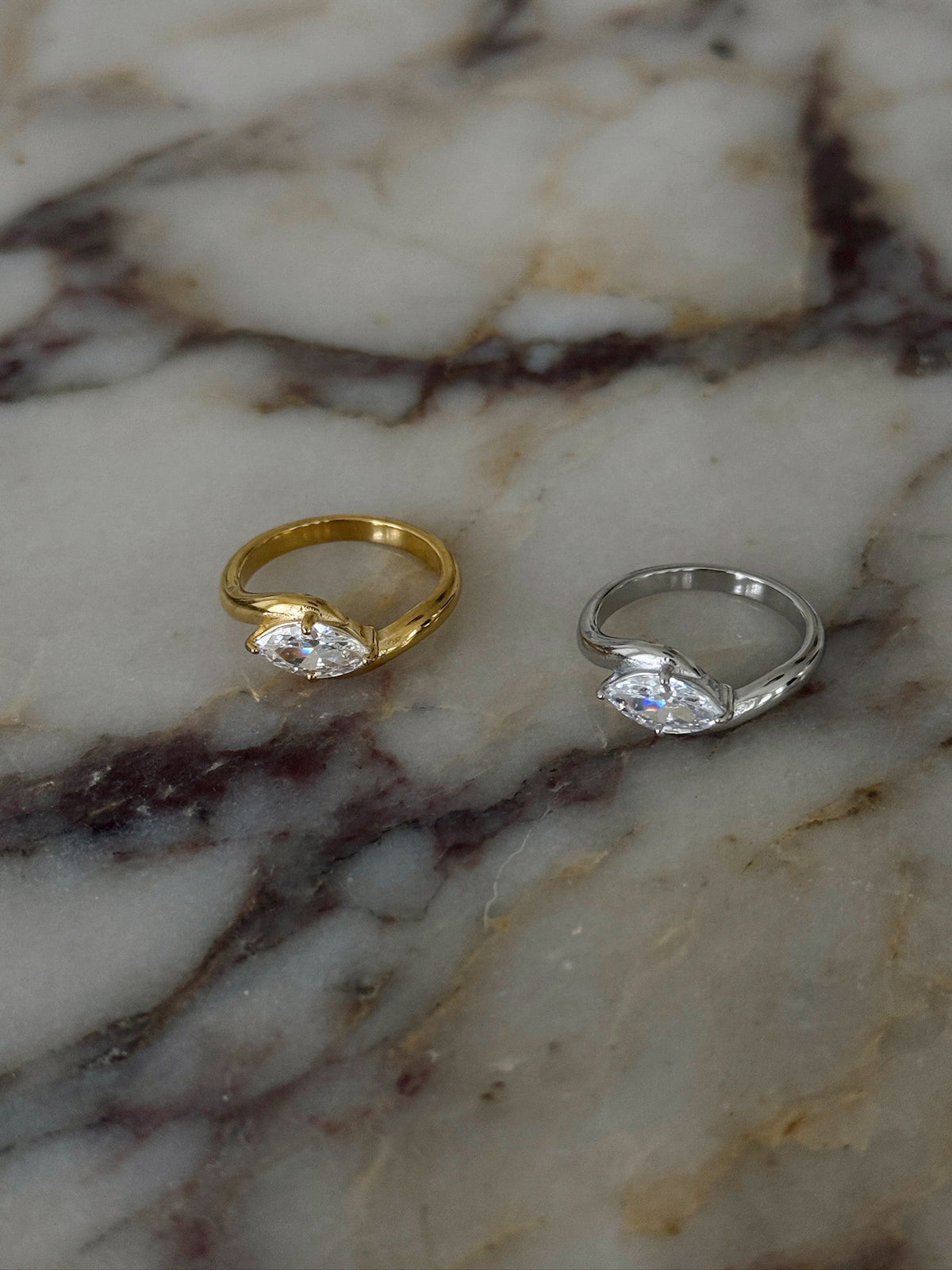 VIVIENNE RING by Chansuttpearls