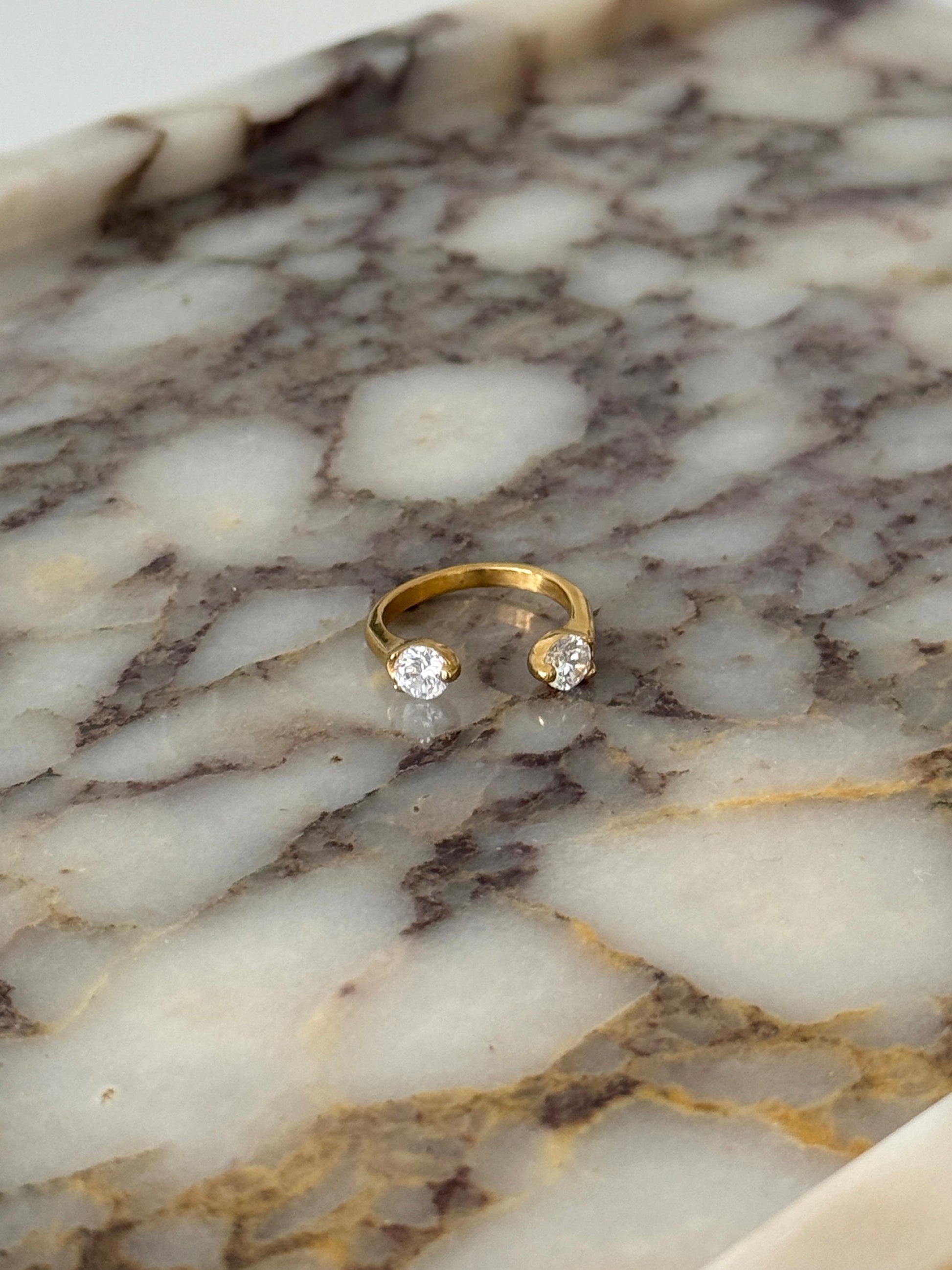 VALENTINA RING by Chansuttpearls
