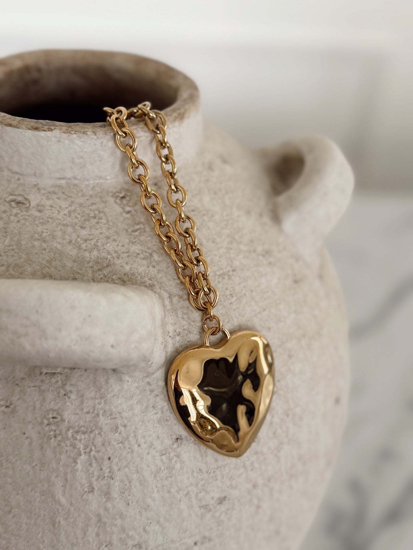 LOLA NECKLACE