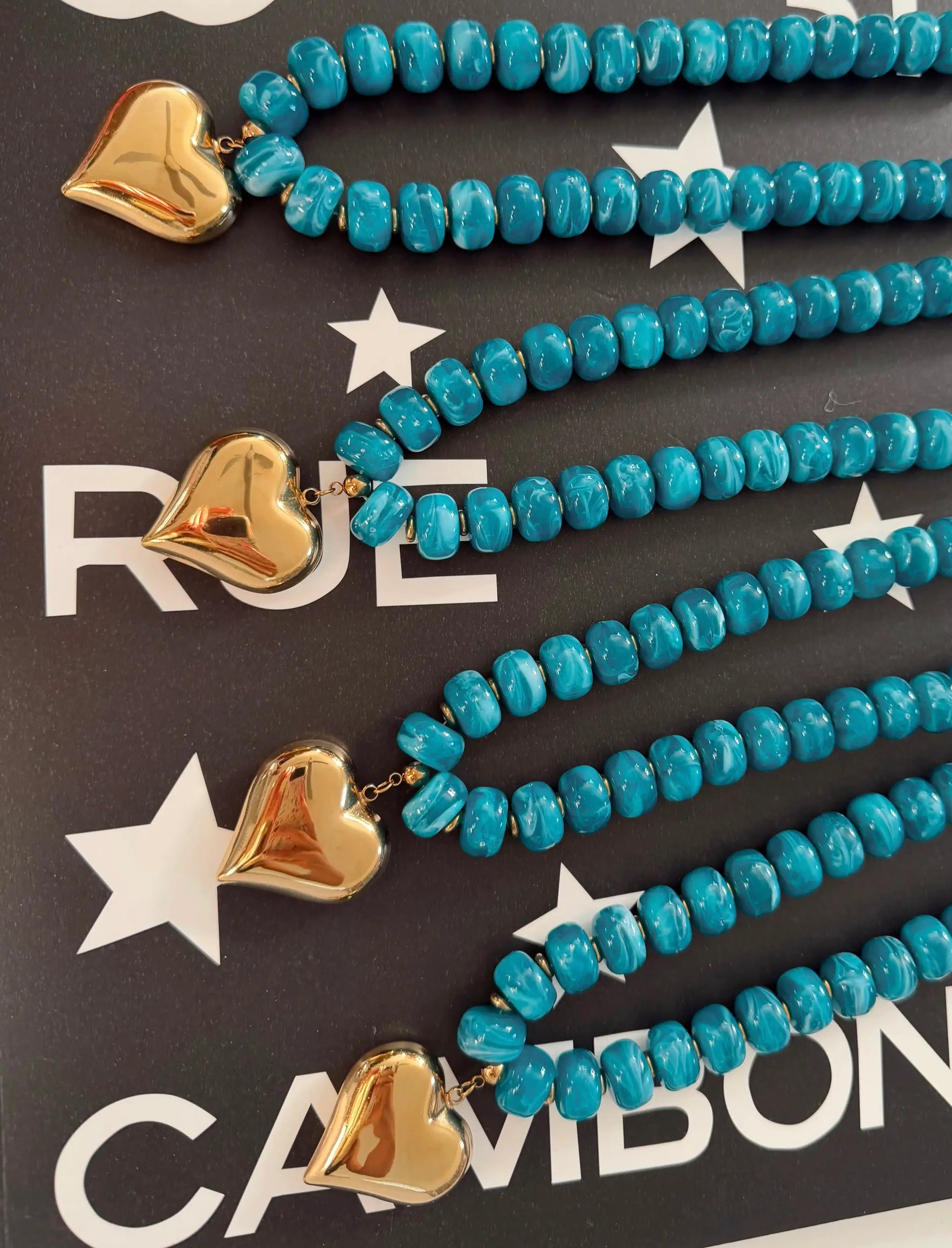 BLUE HEART NECKLACE by Chansuttpearls
