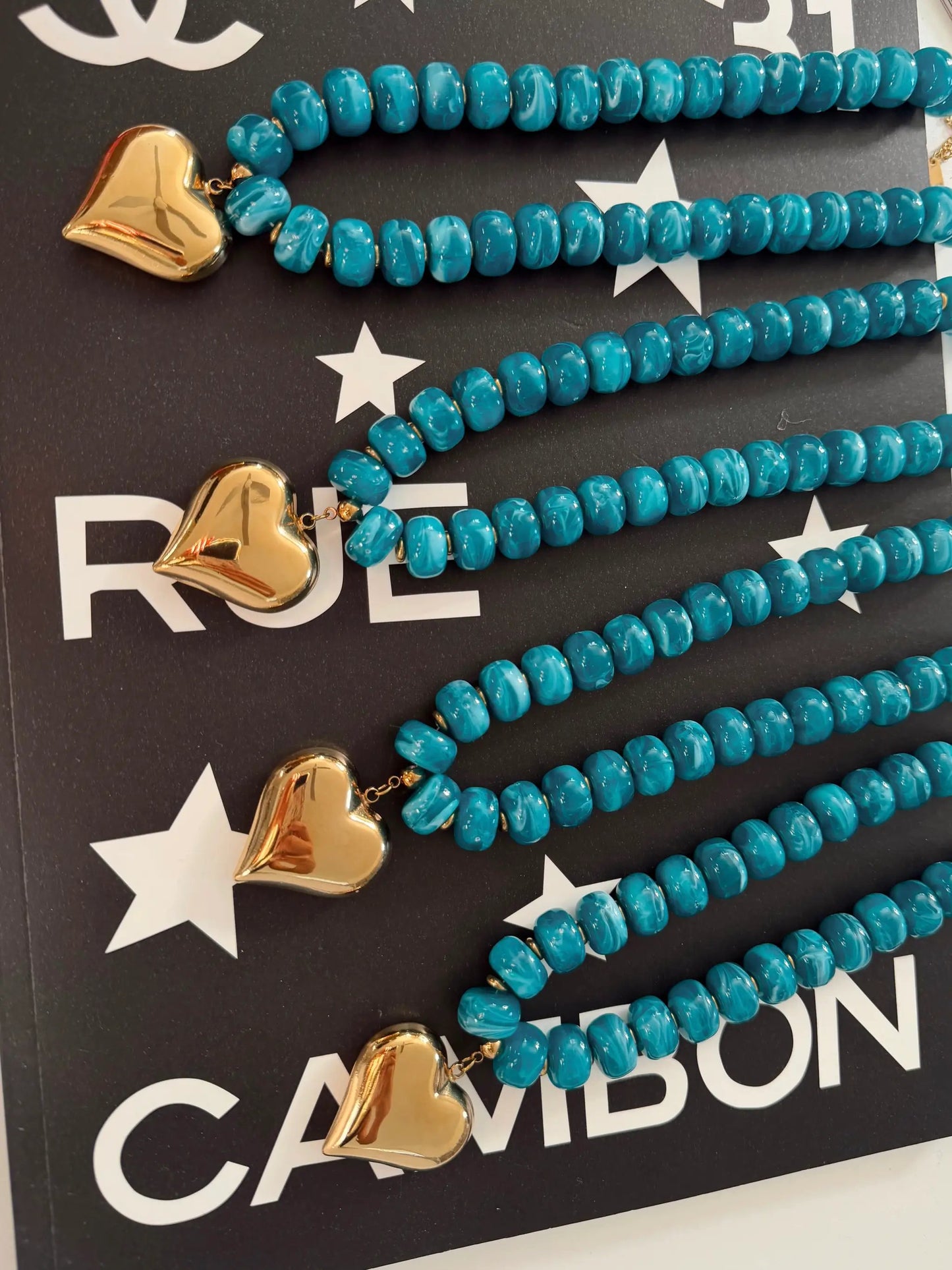 BLUE HEART NECKLACE by Chansuttpearls