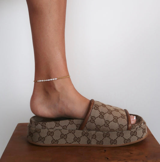 LILY ANKLET by Chansuttpearls