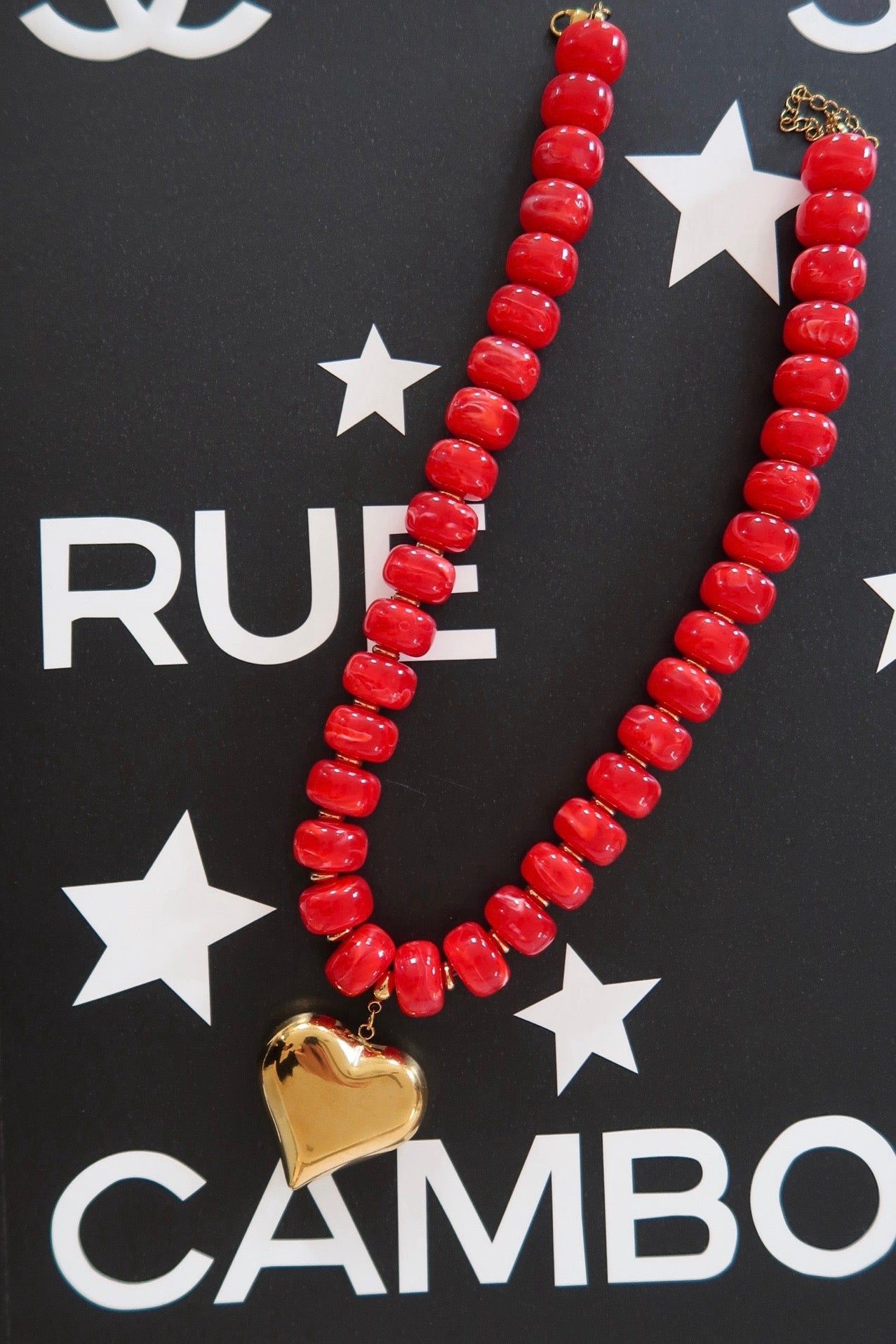 RED HEART NECKLACE by Chansuttpearls