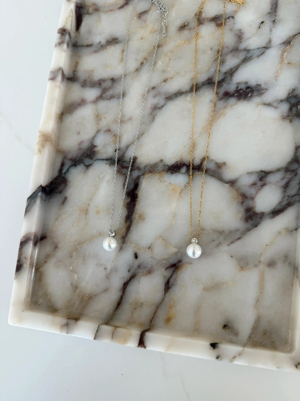 GIA NECKLACE by Chansuttpearls