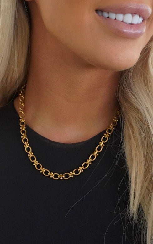 BLAKELY NECKLACE by Chansuttpearls