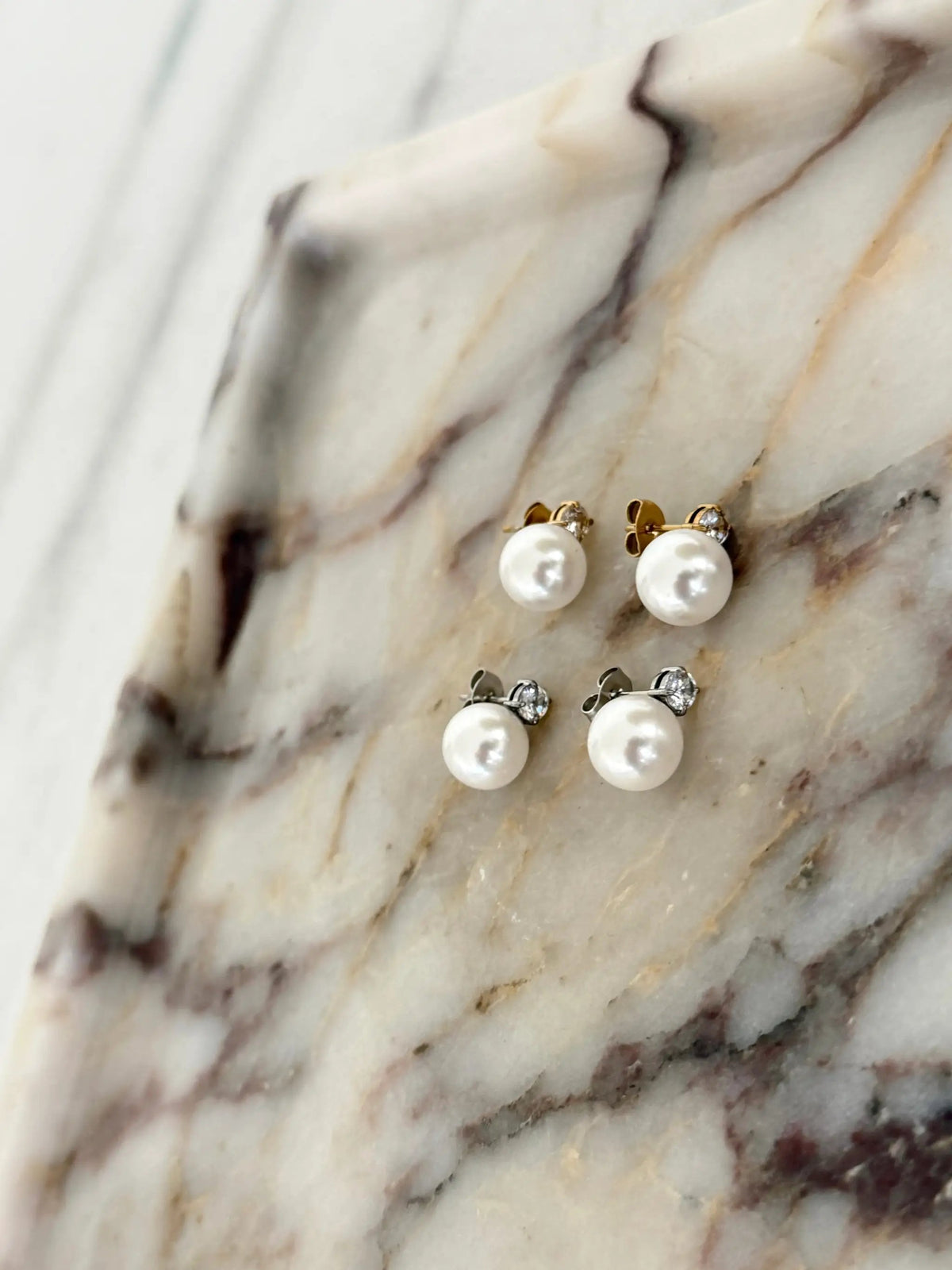 MIA EARRING by Chansuttpearls