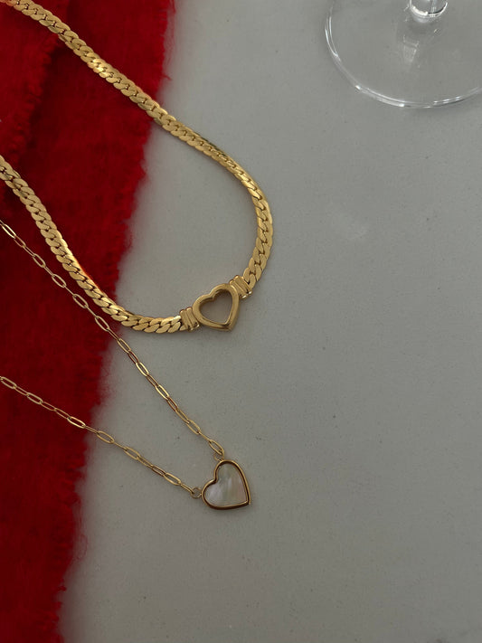 WHITE HEART NECKLACE by Chansuttpearls