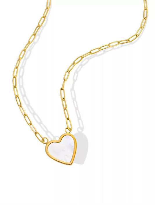 WHITE HEART NECKLACE by Chansuttpearls