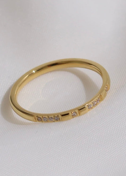 THE THIN SPARKLE RING by Chansuttpearls